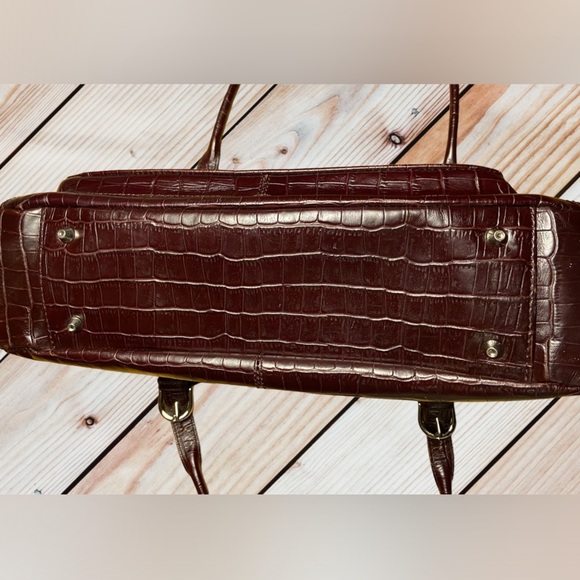 Crocodile Embossed leather: MAXX NY Shoulder Bag-Dark Brown - Picture 5 of 10